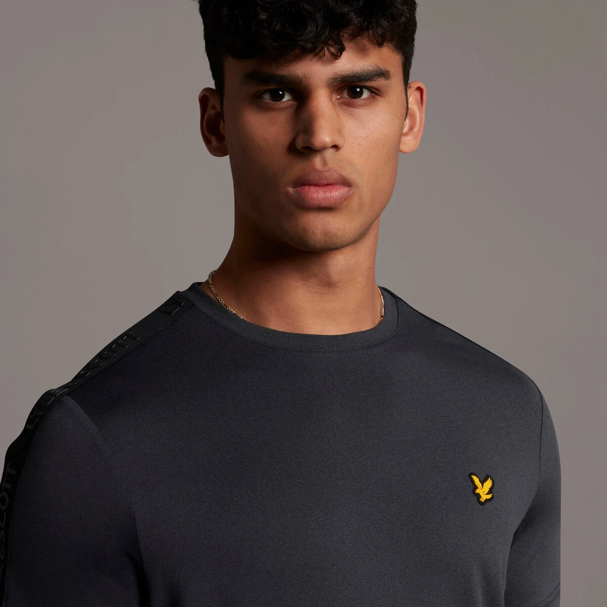 Lyle And Scott Sleeve Tape Stretch Tee - Afbeelding 2